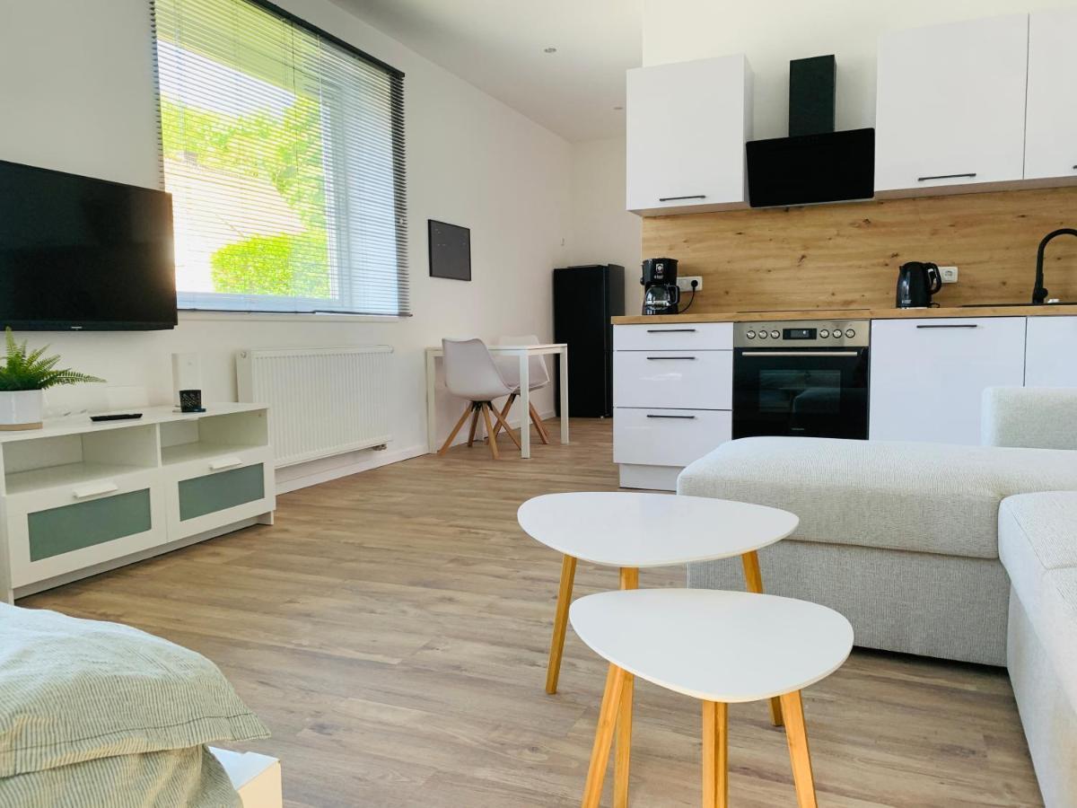LIVING Kernsanierte Ferienwohnungen - Gemütlich - Netflix - Voll ausgestattet Brunsbuttel Exterior foto